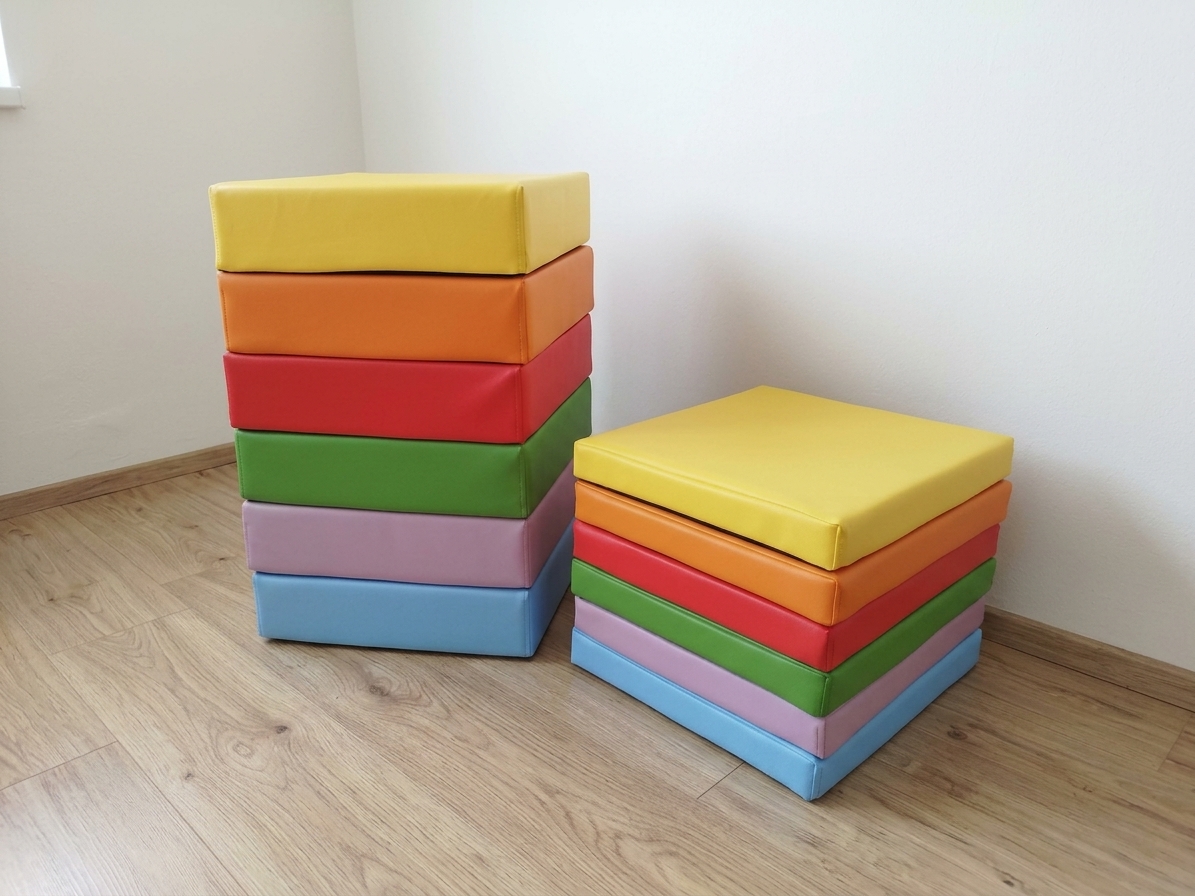 Sada molitanových sedáků 40 x 40 x 5 a 10 cm – koženka, 12 ks, protiskluz